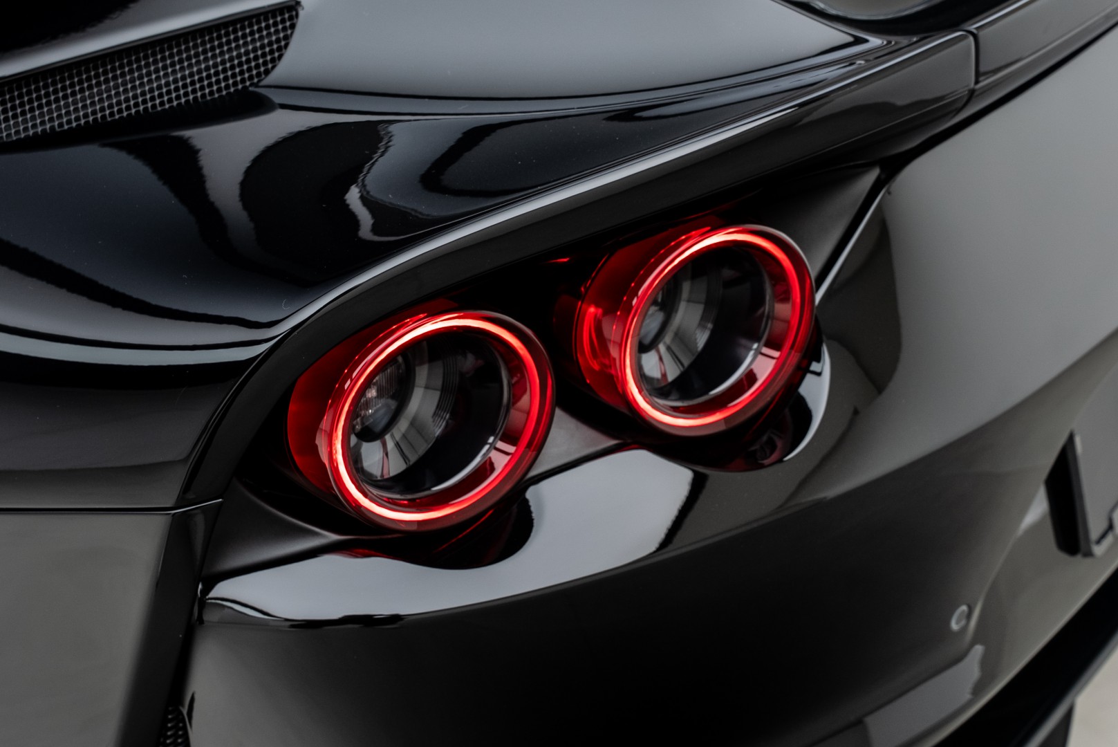 2020 FERRARI 812 SUPERFAST ( WARRANTY, SERVICE CONTRACT)